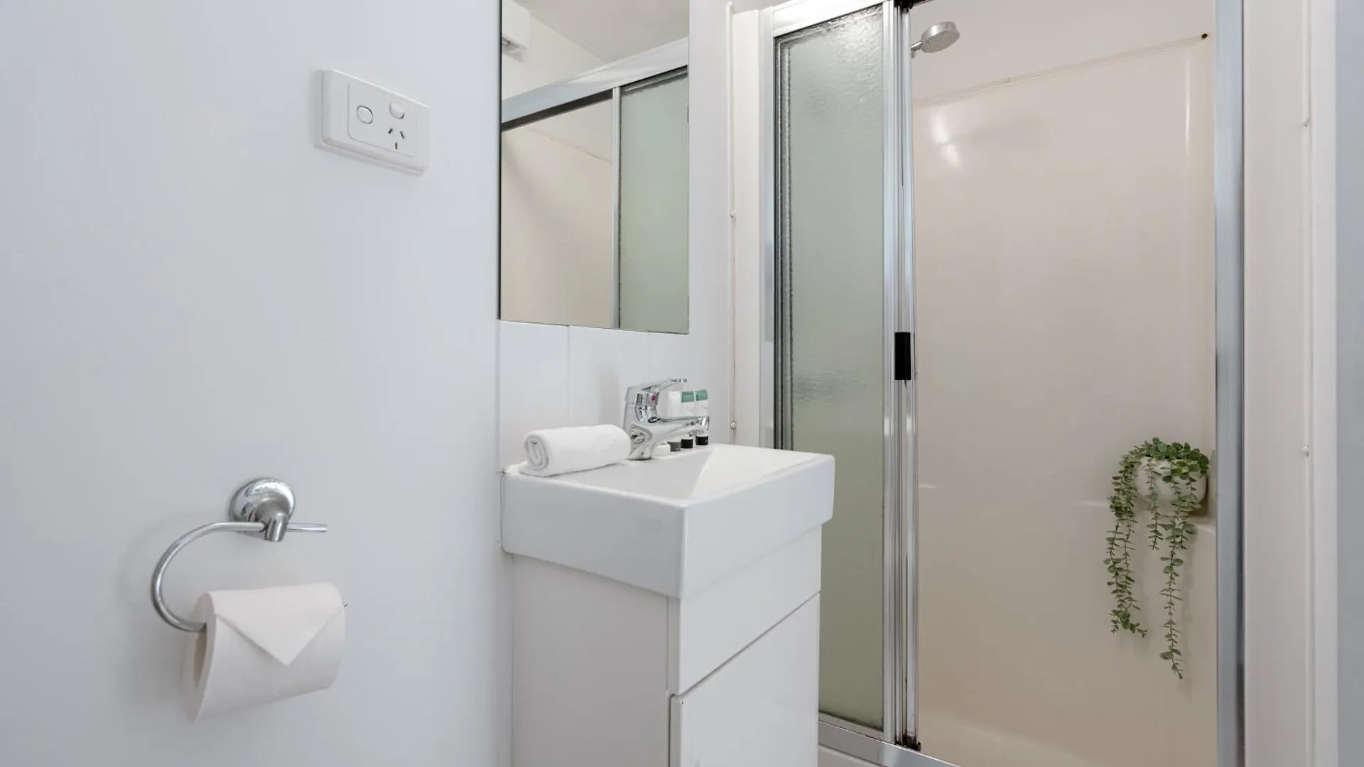 Tasman Holiday Parks - Cairns Cool Waters 0*,  Australia
